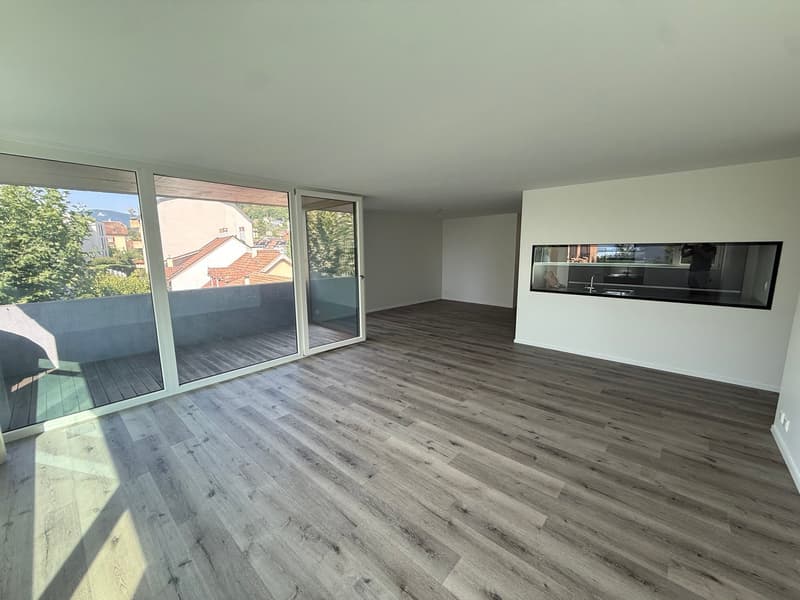 Appartement 4.5 pièces lumineux avec balcon à Peseux (2)