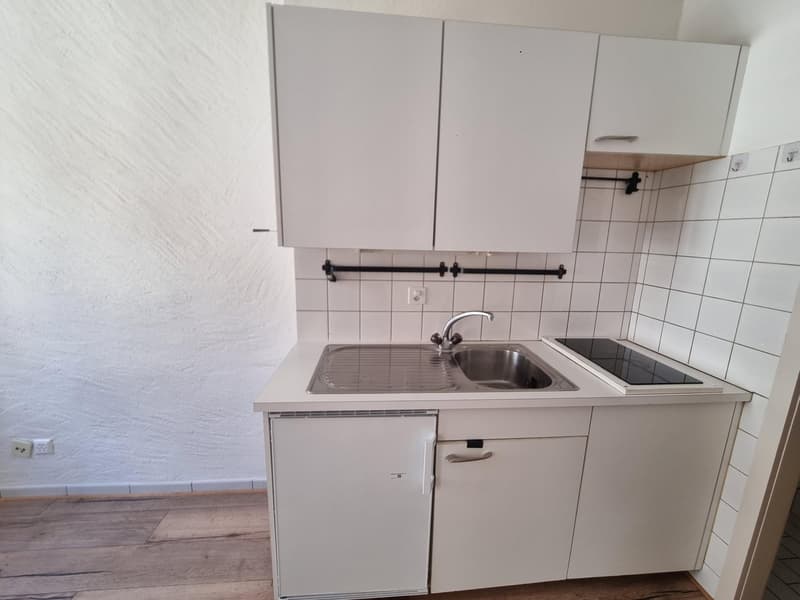 Charmant studio au 3ème étage à Neuchâtel – Disponible immédiatement (3)