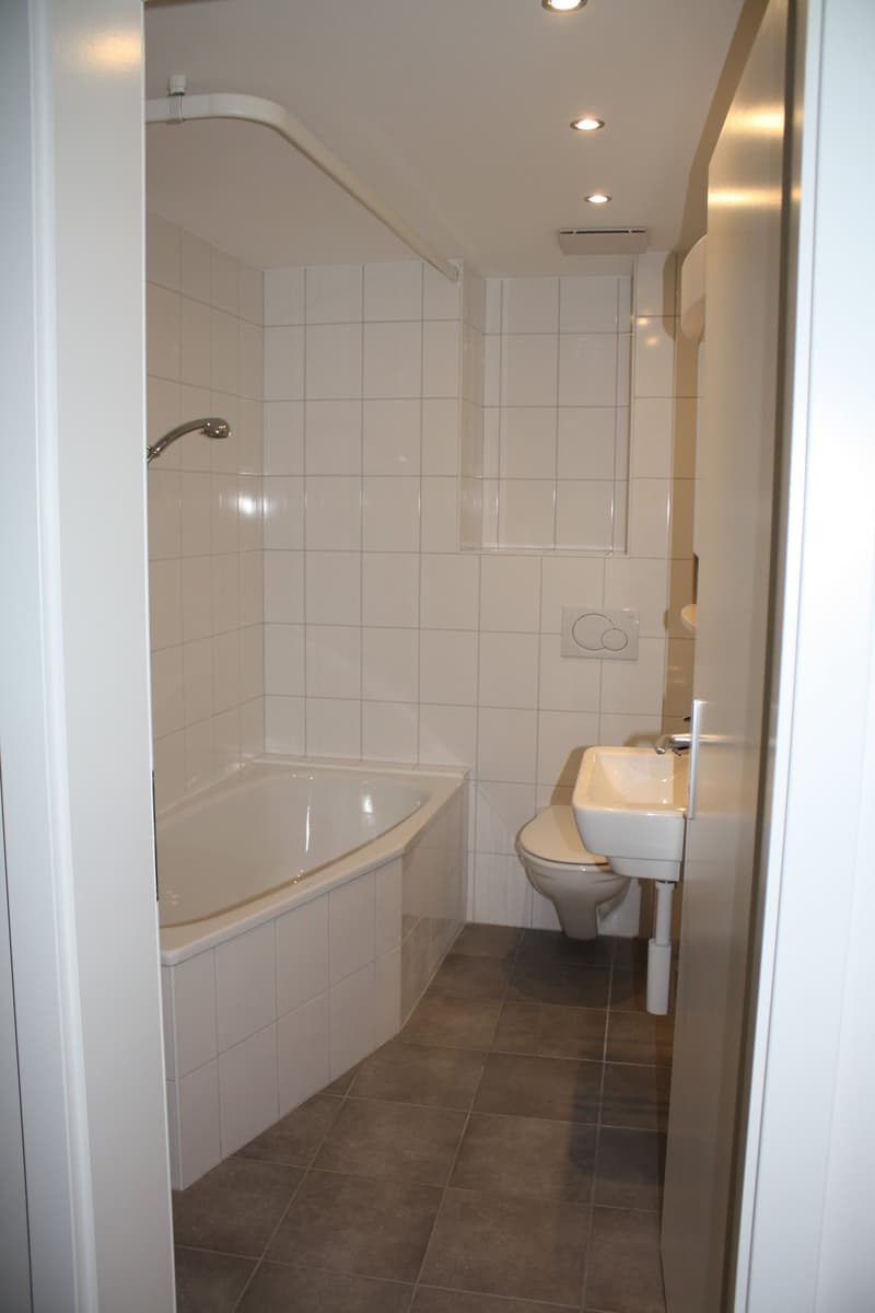 Spacieux appartement de 5.5 pièces avec balcon à Corcelles-Peseux (5)