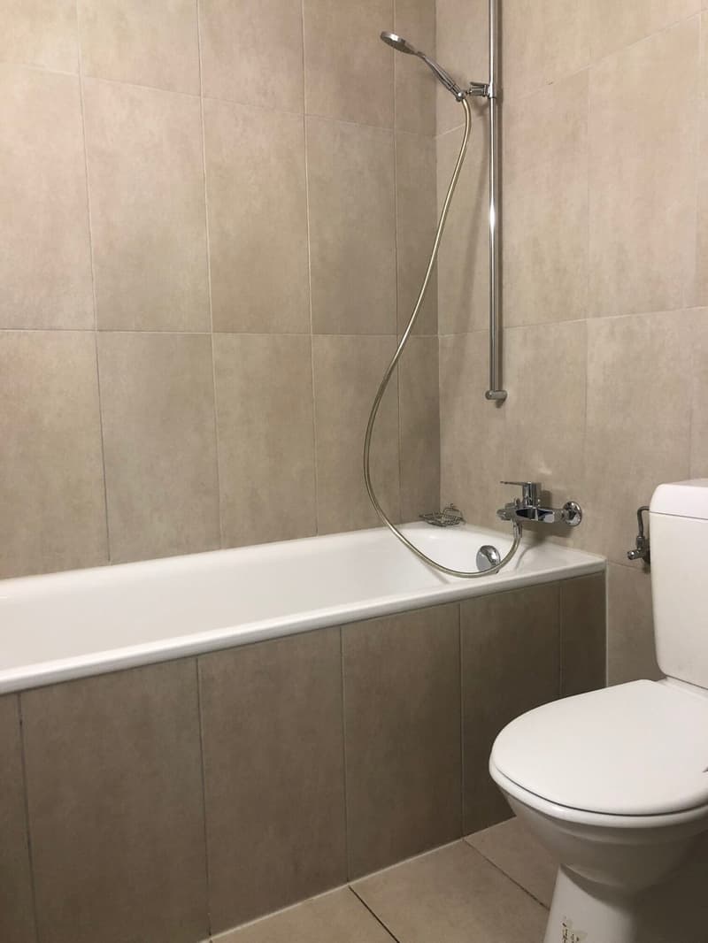 Appartement de 2.5 pièces avec balcon à Hauterive (9)