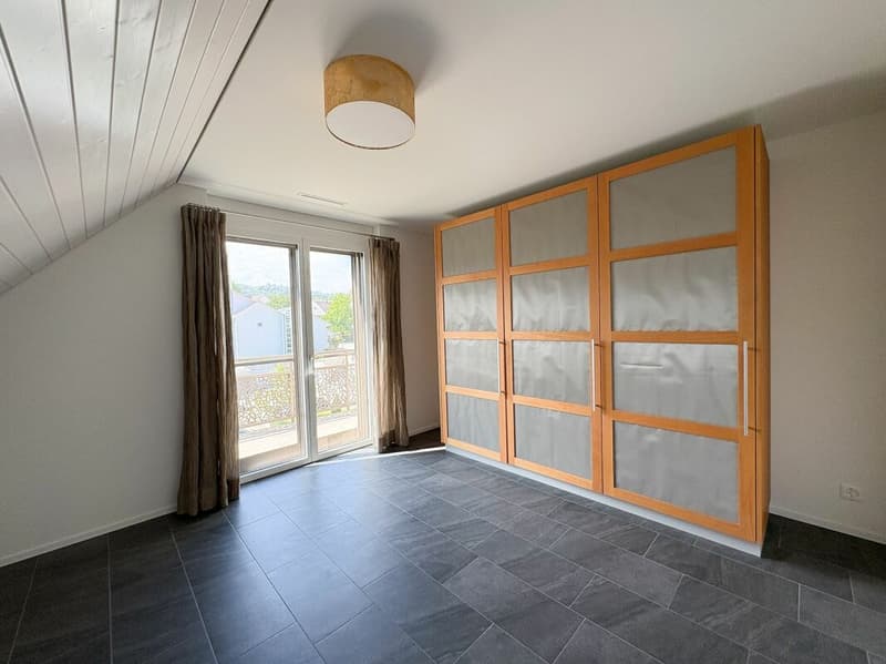 3.5-room attic apartment with two balconies in a quiet and green location (6)
