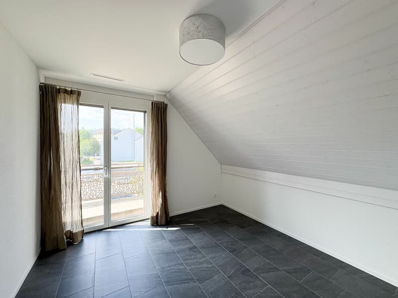 3.5-room attic apartment with two balconies in a quiet and green location (7)