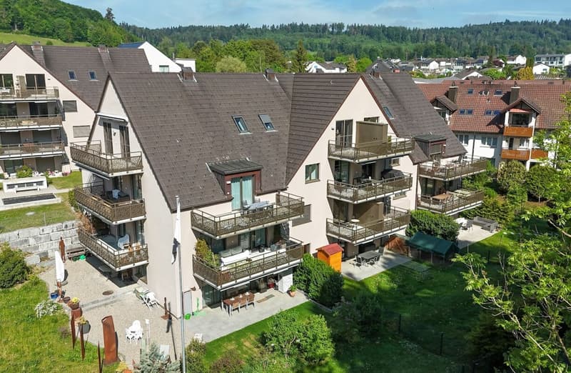 3.5-room attic apartment with two balconies in a quiet and green location (10)