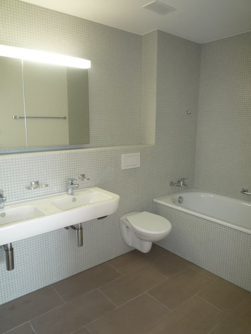 6156.03.0201_Badezimmer_mit_Wanne.JPG