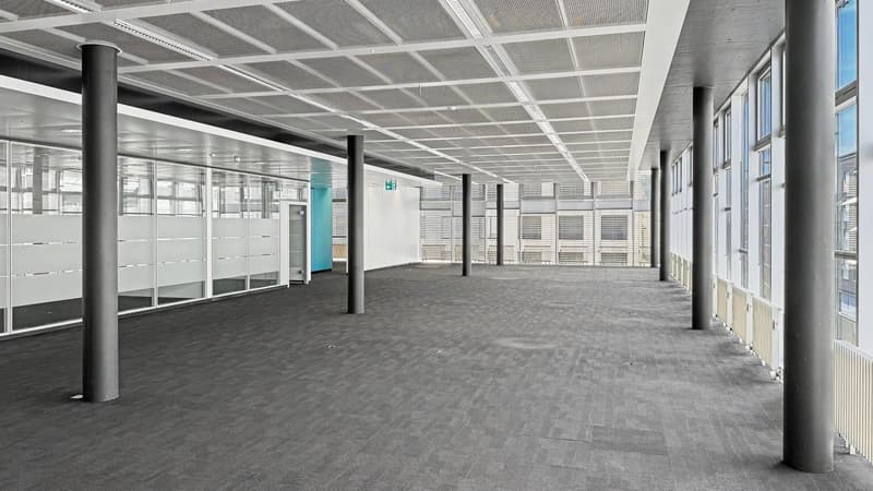 Attractive office space on the 3rd floor in a well-connected location in Zurich Oerlikon (6)