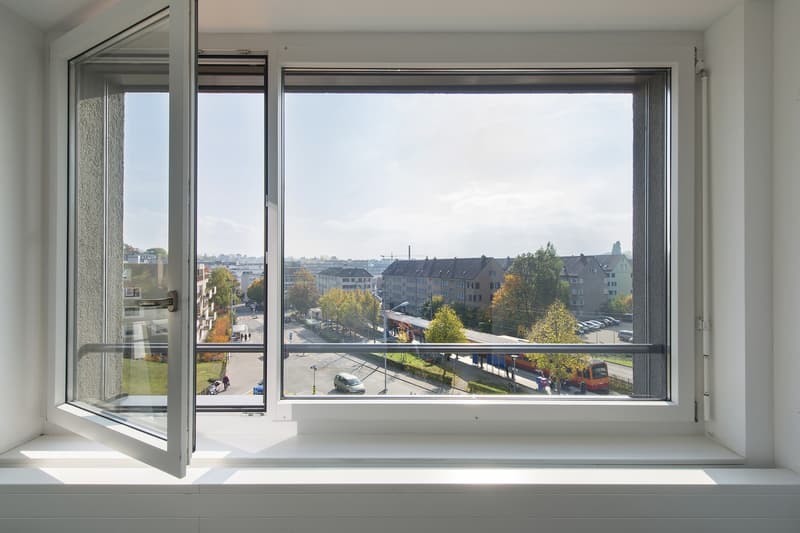 Versatile office space in the Zürcher Binz-Quartier, ready for occupancy and partially furnished (3)