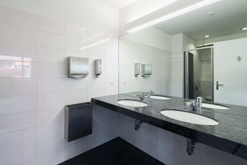 Versatile office space in the Zürcher Binz-Quartier, ready for occupancy and partially furnished (10)