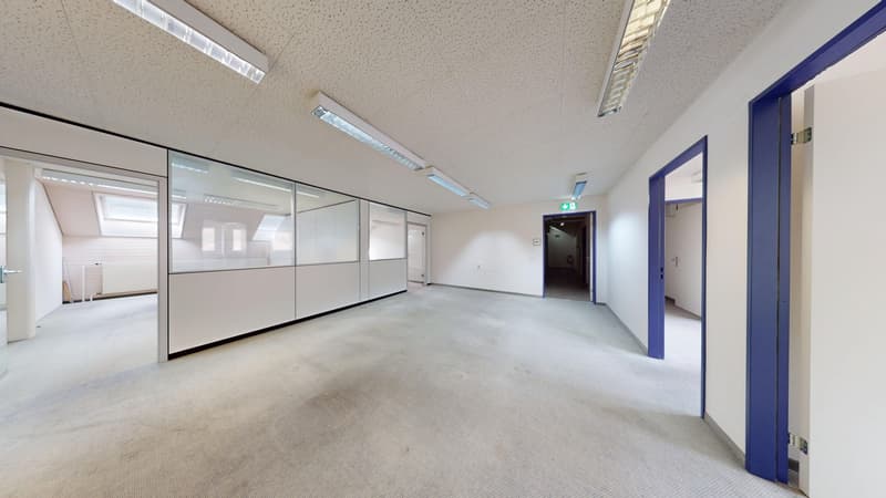 Ampio spazio ufficio con 7 uffici arredati a Winterthur (5)