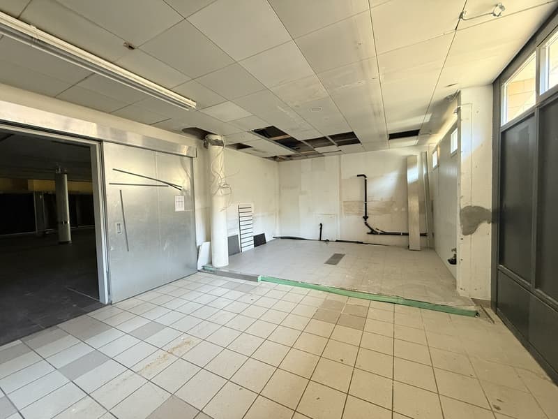 Espace commercial spacieux et flexible au rez-de-chaussée (8)
