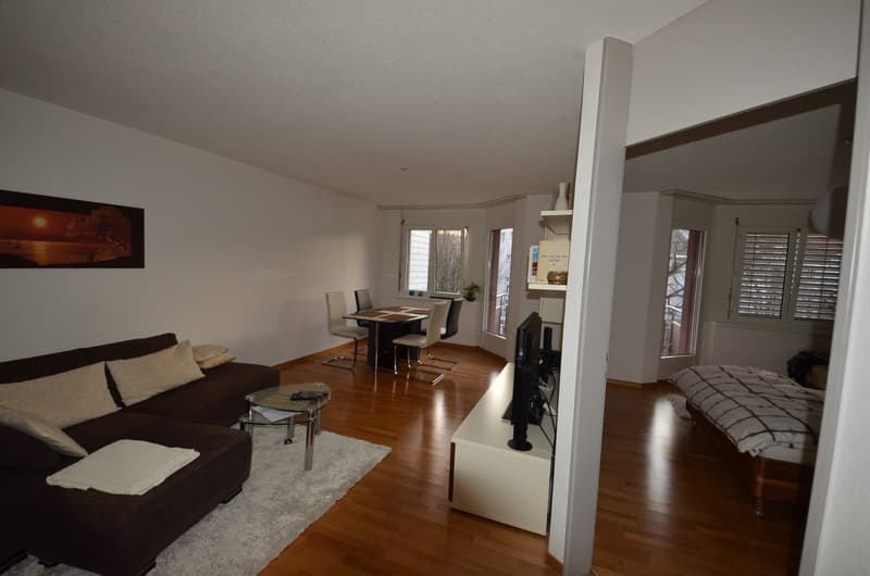 Wohnzimmer rechts Schlafzimmer