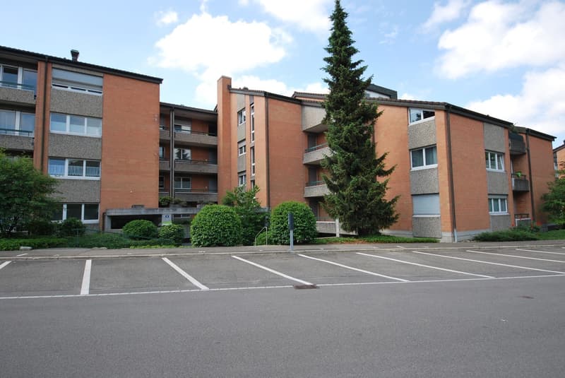 Moderne Wohnung mit viel Raumgefühl, sonnigem Balkon und toller Fernsicht (2)