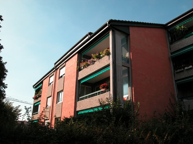 Moderne Wohnung mit viel Raumgefühl, sonnigem Balkon und toller Fernsicht (1)