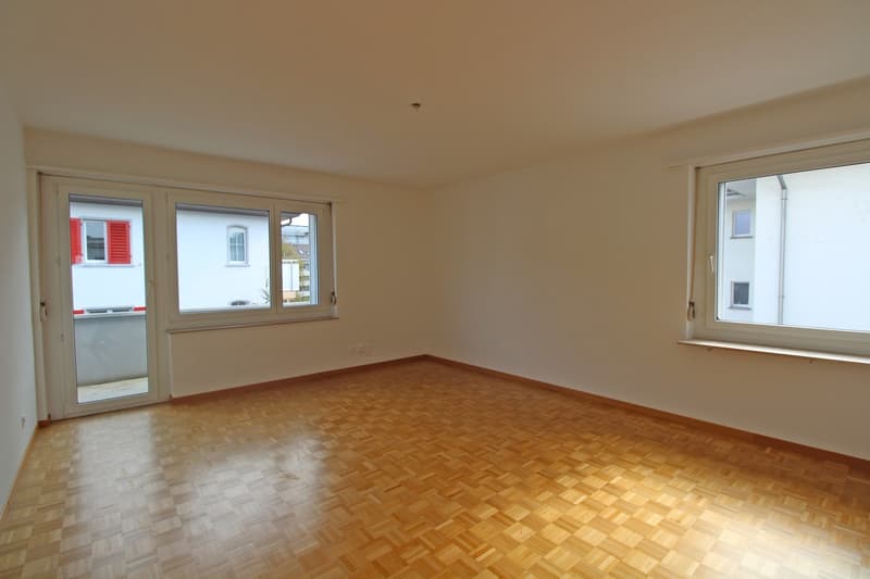Bello appartamento 4.0 locali con balcone in affitto (3)