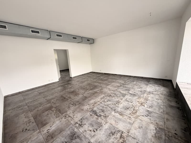 Coiffeur-/Büro-/Verkaufsfläche im Zentrum von Oberglatt (2)