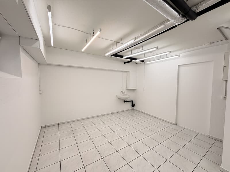 Coiffeur-/Büro-/Verkaufsfläche im Zentrum von Oberglatt (7)