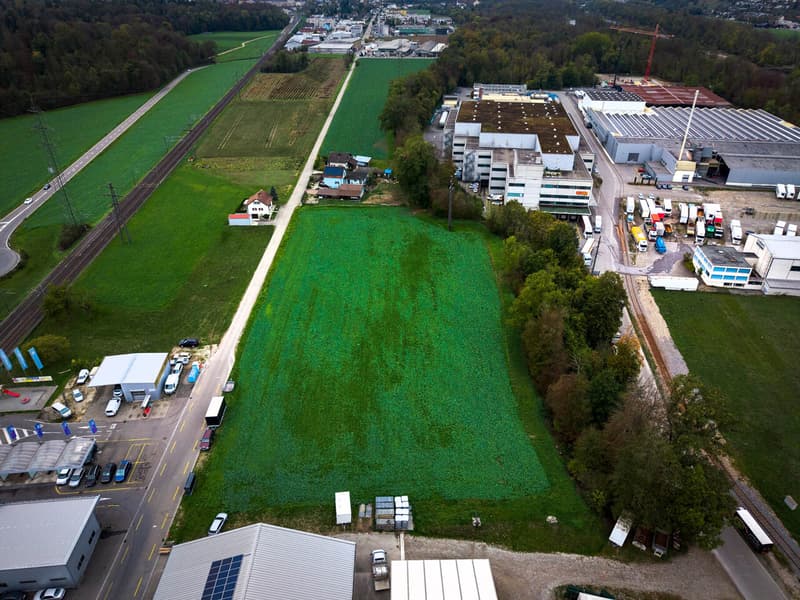 Entwicklungsgrundstück in Gewerbezone im Aargau (3)