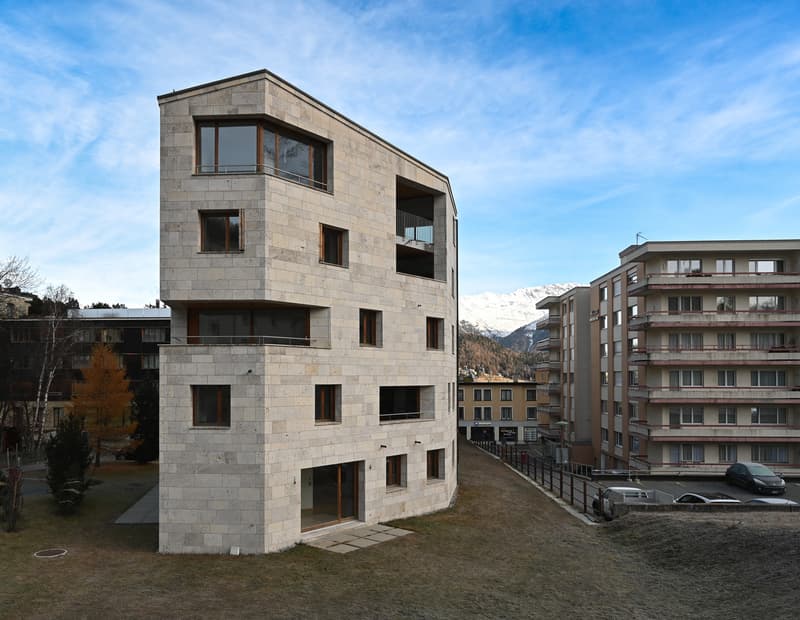Eleganti seconde case in architettura scultorea Chalavus (9)
