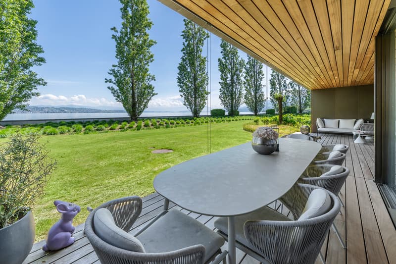 Peninsula Beach House - Laguna: Exklusive Eigentumswohnung mit direktem Zürichsee-Zugang (1)