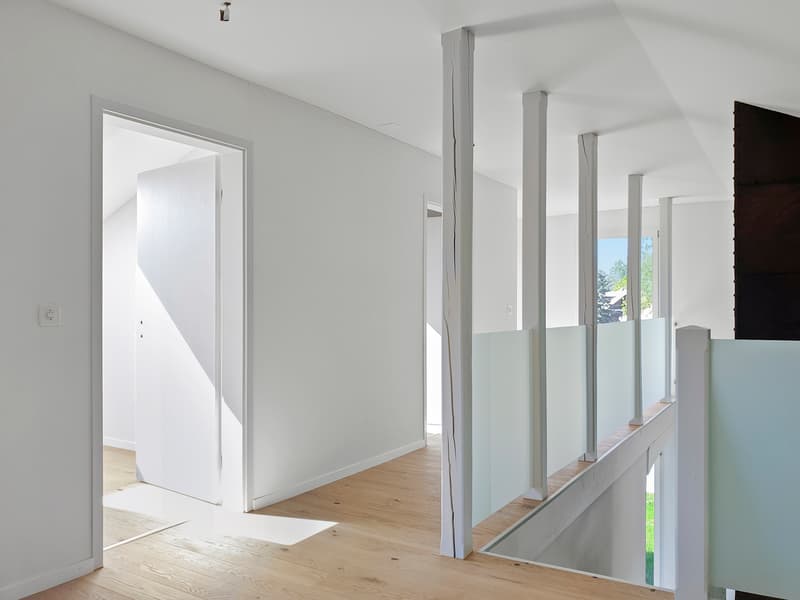 Idyllic living: Modernized single-family house with garden and pool (5)