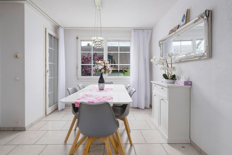 Family-friendly 5.5-room attic maisonette apartment (4)