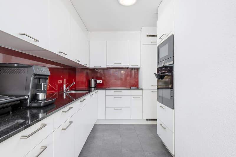 Family-friendly 5.5-room attic maisonette apartment (5)