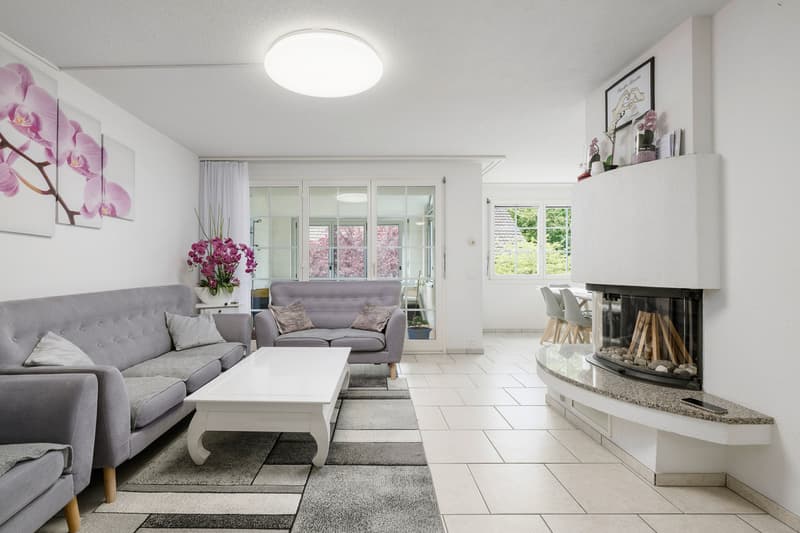 Family-friendly 5.5-room attic maisonette apartment (2)