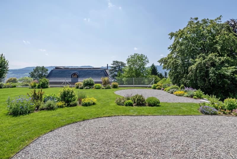 Moderner Wohnkomfort mit exklusivem Gartenparadies (6)