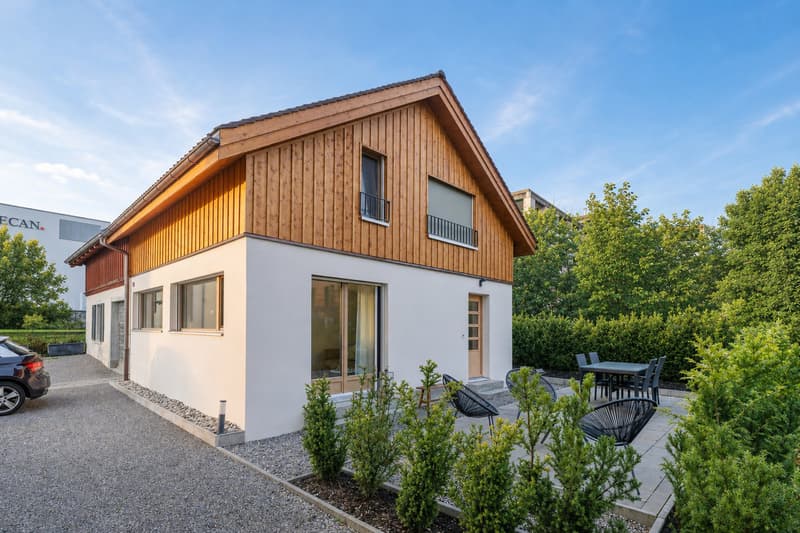 Aussergewöhnliches Herrenhaus-Ensemble am Zürichsee (12)