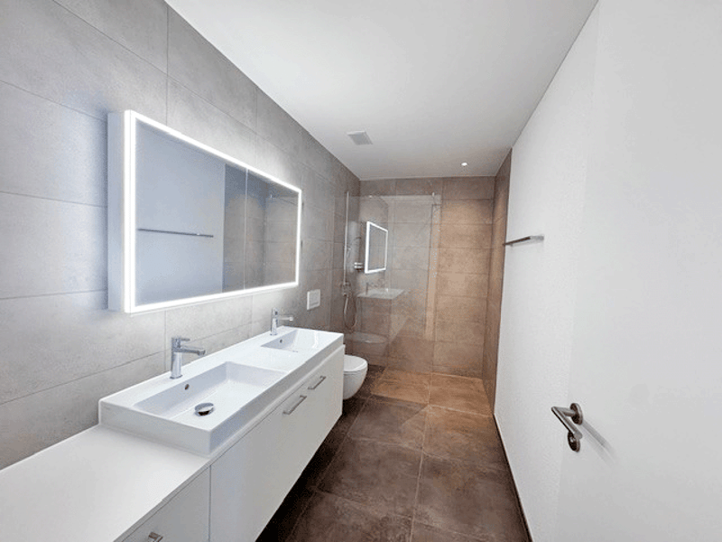 Bad en-Suite Master Bedroom