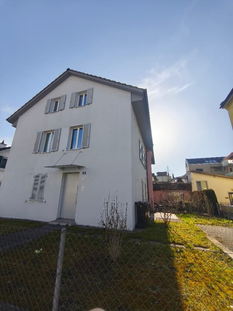 Urban 3.5-room single-family house with 1-room annex and parking space in Winterthur (2)