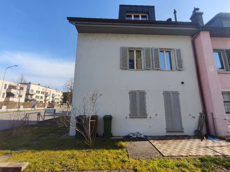 Urban 3.5-room single-family house with 1-room annex and parking space in Winterthur (27)