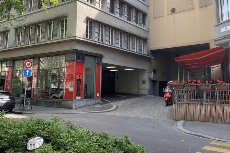 Autoeinstellplatz direkt beim Central (1)