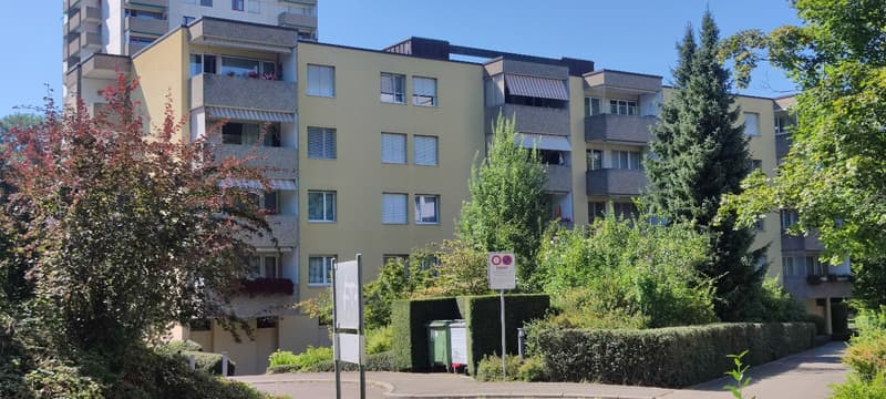 Helle und ruhige 3.5-Zimmer-Wohnung im 2. OG mit 2 Balkonen und Aussicht in Dietikon (15)