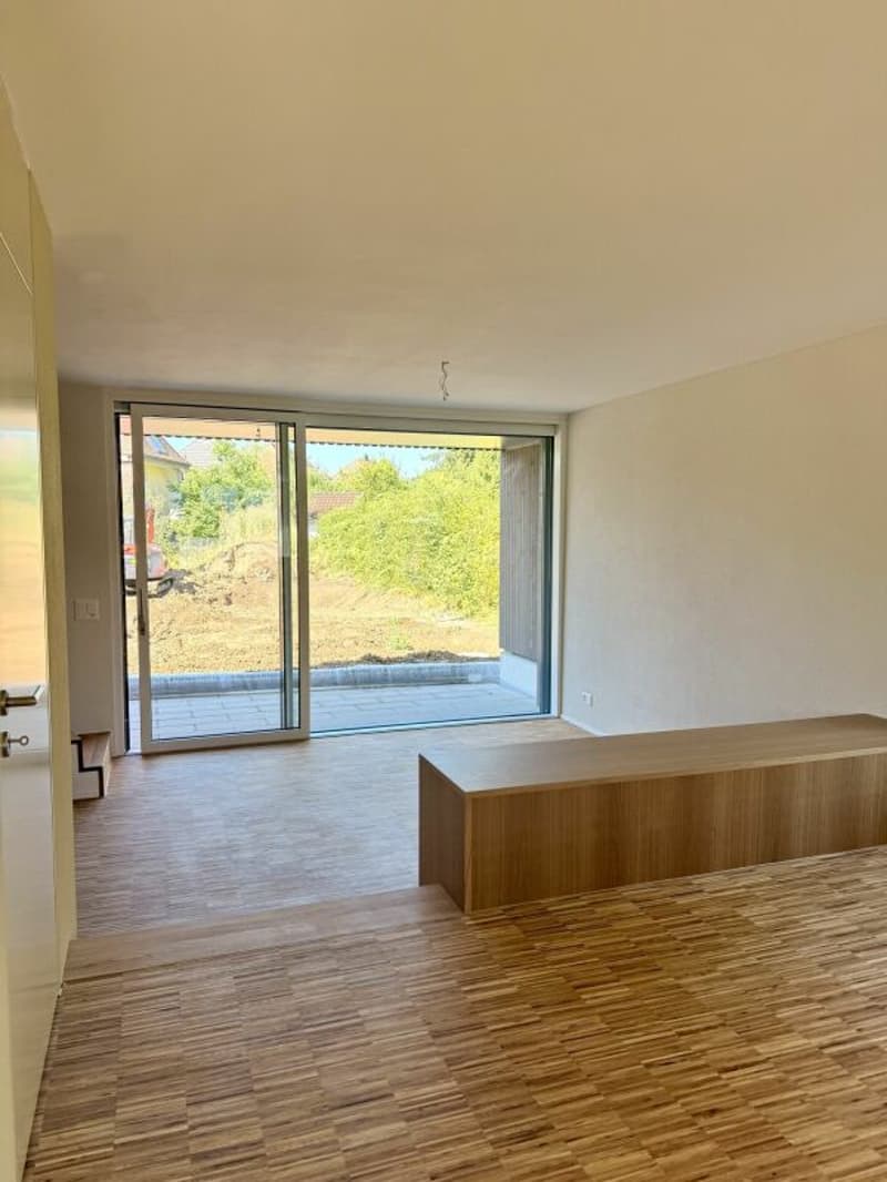 Habitation moderne avec galerie, jardin et garage souterrain privé (maison d'angle) (5)