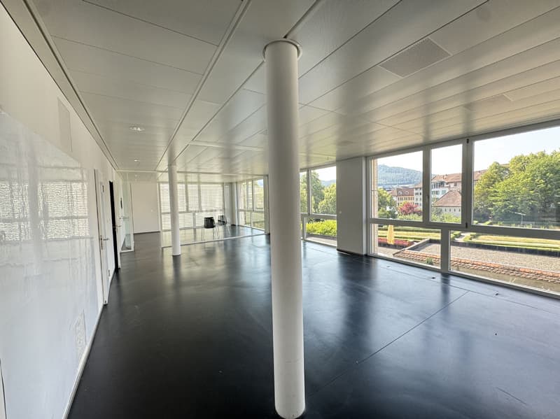 Office space on the 2nd floor east with garden terrace (1)