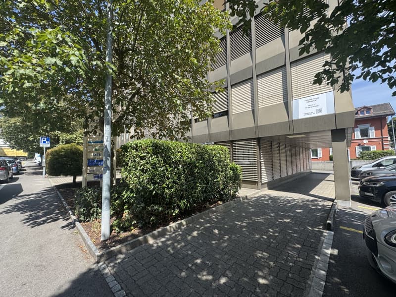 Representative commercial space with 284m2 in a central location (3)