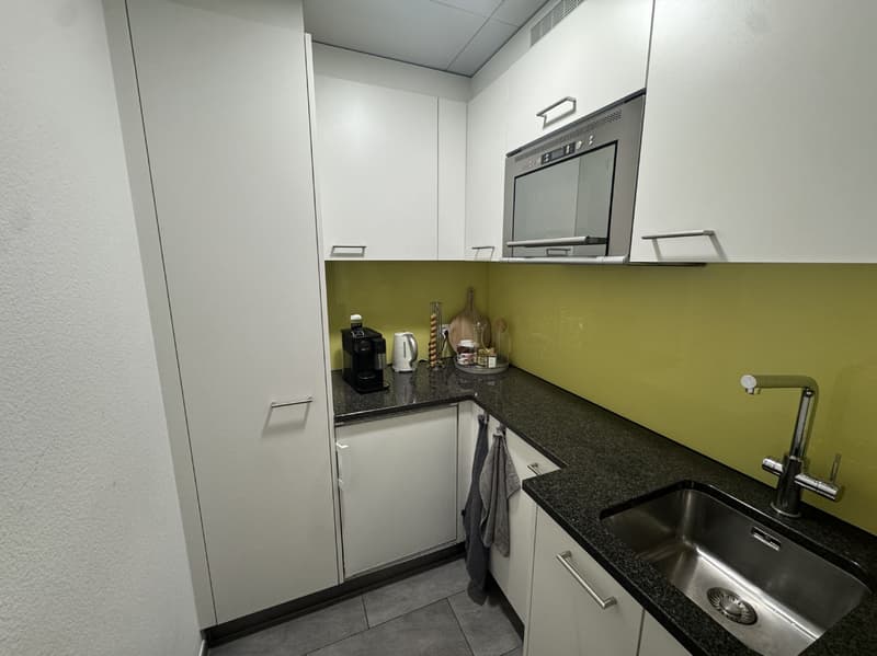 Representative commercial space with 284m2 in a central location (5)