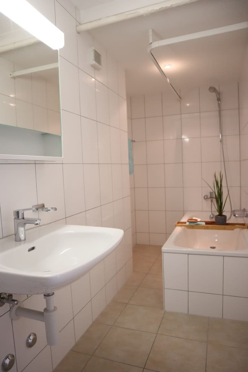 Nähe ÖV, Einkauf, ideal zentral, rechte Aareseite! (2)