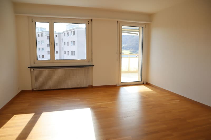 Ihr neues Zuhause mit grossem Balkon, Nähe Schule und Autobahnanschluss! (4)
