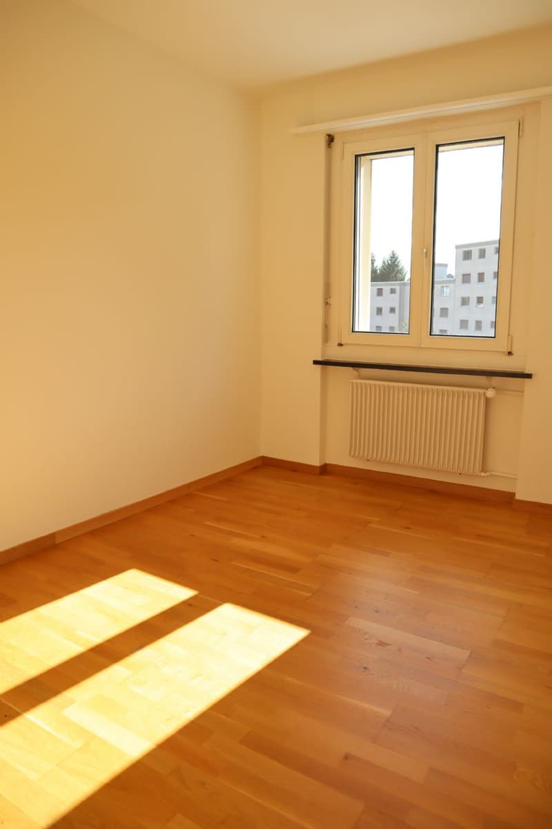 Ihr neues Zuhause mit grossem Balkon, Nähe Schule und Autobahnanschluss! (6)
