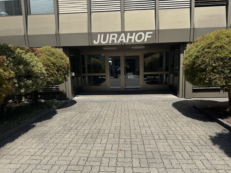 Grosszügige und helle Büroflächen im Jurahof zu vermieten (4)