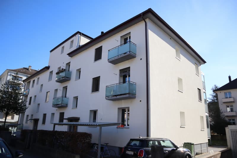 Charmante Wohnung mit grossem Balkon, Nähe Zentrum und Bahnhof! (1)