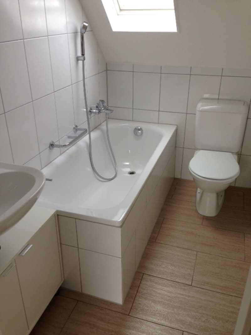 Perfekte Wohnung für Pendler und Studenten! Möbliert! (3)