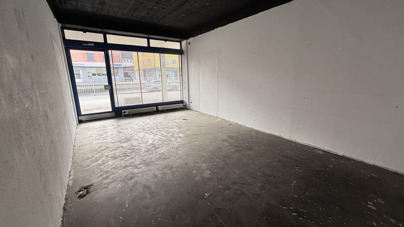 Spazio commerciale in posizione centrale a Töss (8)