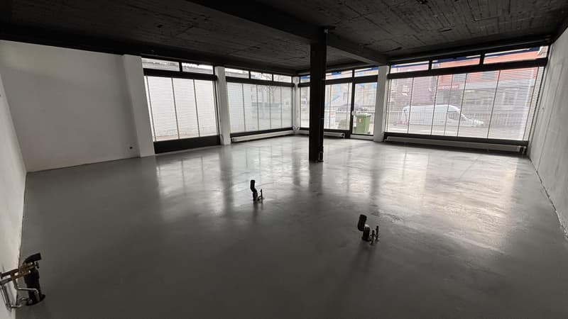 Spazio commerciale in posizione centrale a Töss (12)