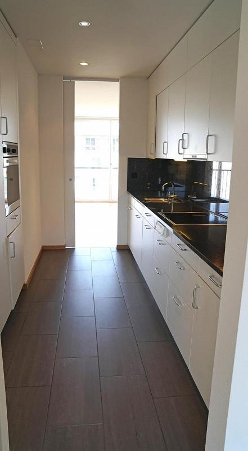 Family-friendly apartment building (2)