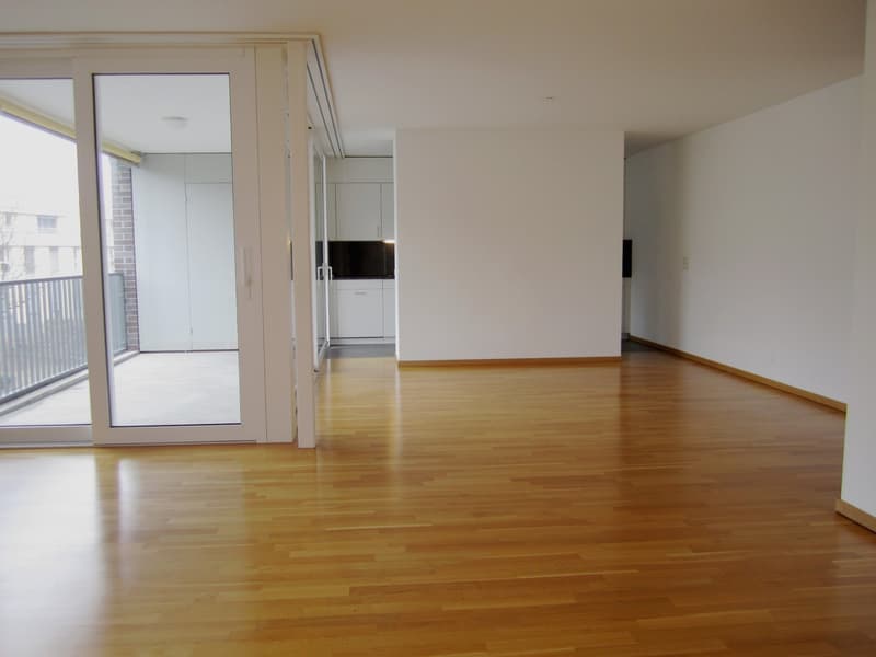 Family-friendly apartment building (3)
