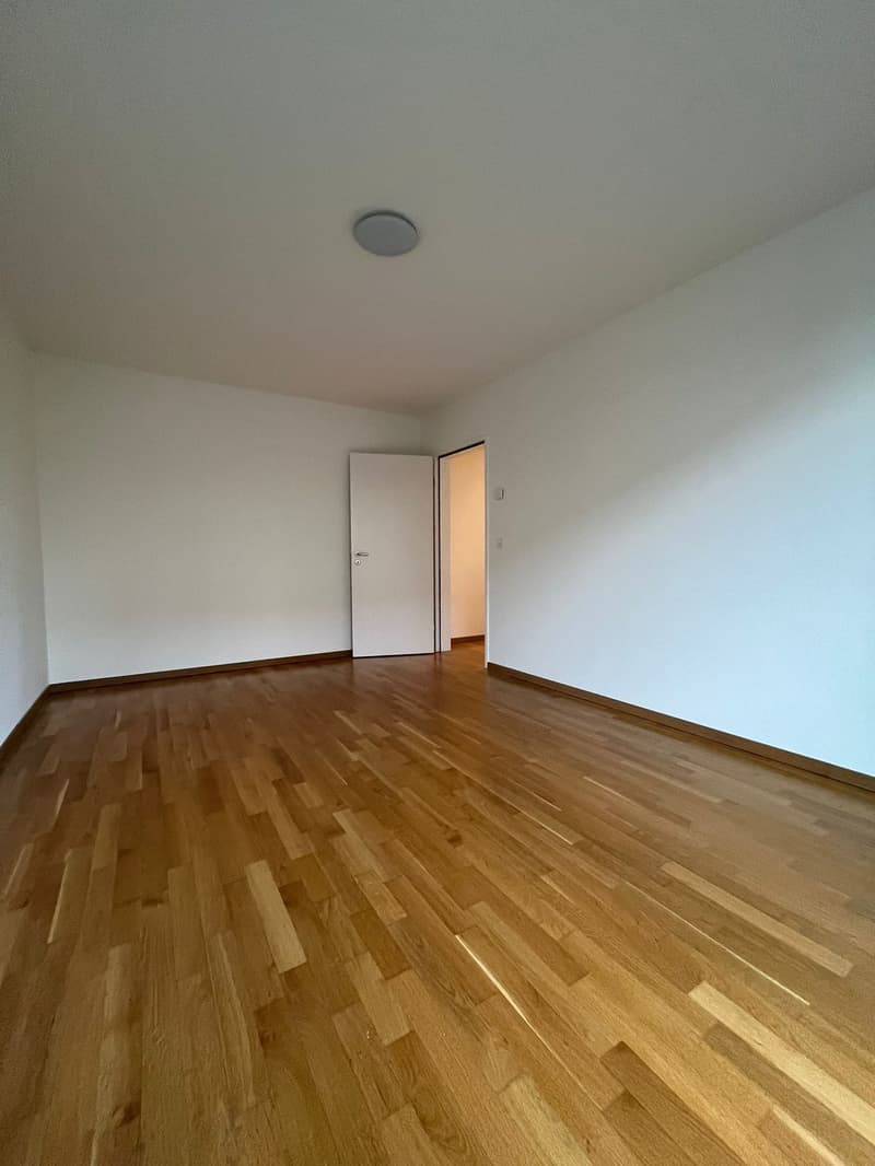 Family-friendly apartment building (6)