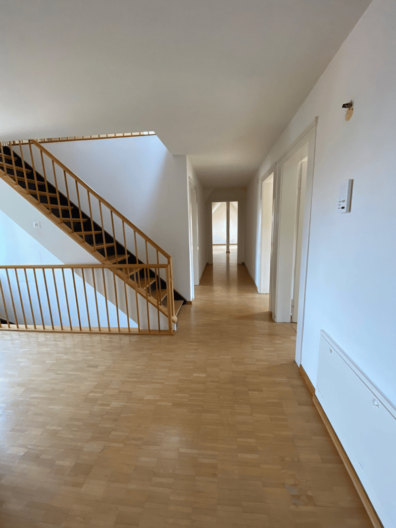 Charming 4-room old building apartment with balcony and beautiful view in Thalwil (4)