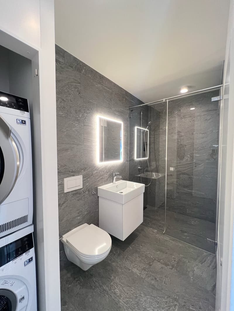 Separates WC mit Waschturm
